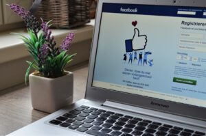 Facebook Marketing: Werbemöglichkeiten, Effektivität und Notwendigkeit für Kleinunternehmen